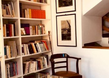 Stanza arredata - Villa a Schiera via Campo d'Appio, Carrara - foto 11