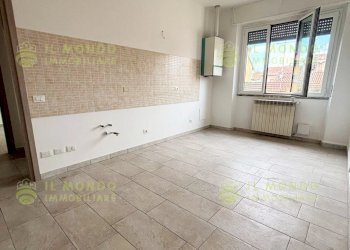 Appartamento Via Biagio Miracoli, Melegnano - foto 1