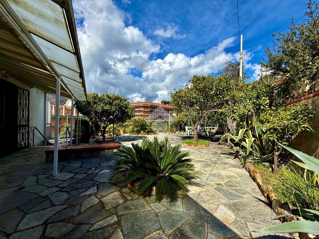 Portion of a house Via Sant' Ambrogio, Andora - photo 2