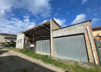 Capannone Casalfiumanese - foto 1