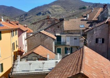 appartamento con mansarda ristrutturato in vendita - Quadrilocale piazza Garibaldi, Voltaggio - foto 12