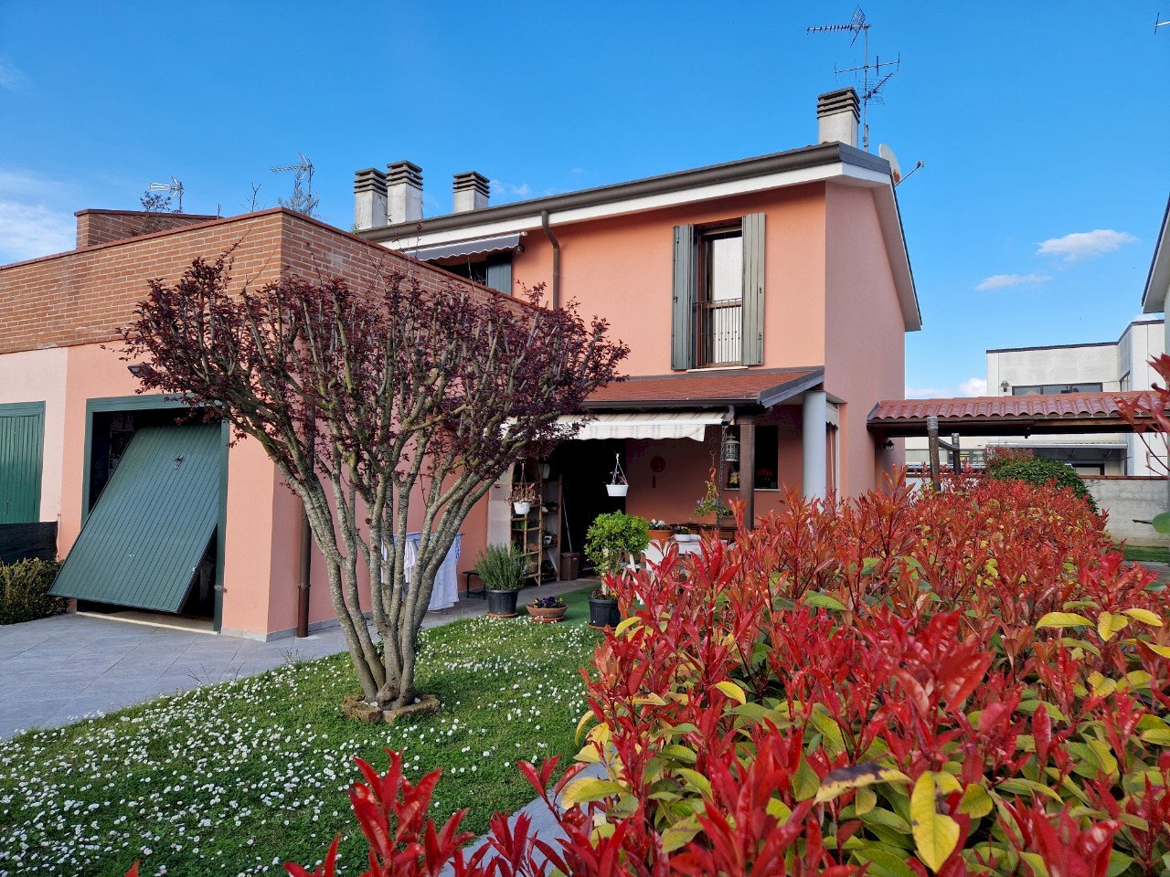 Semi-detached Villa Portomaggiore - photo 1
