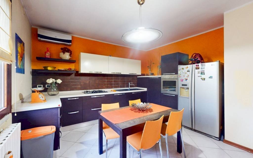 Cucina - Villa a Schiera via Don Giovanni Minzoni, Novi di Modena - foto 3