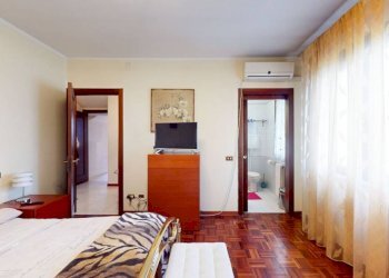 Camera da letto - Villa a Schiera via Don Giovanni Minzoni, Novi di Modena - foto 30