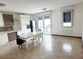 Salone - Trilocale via Giuseppe Verdi, 9, Malalbergo - foto 4