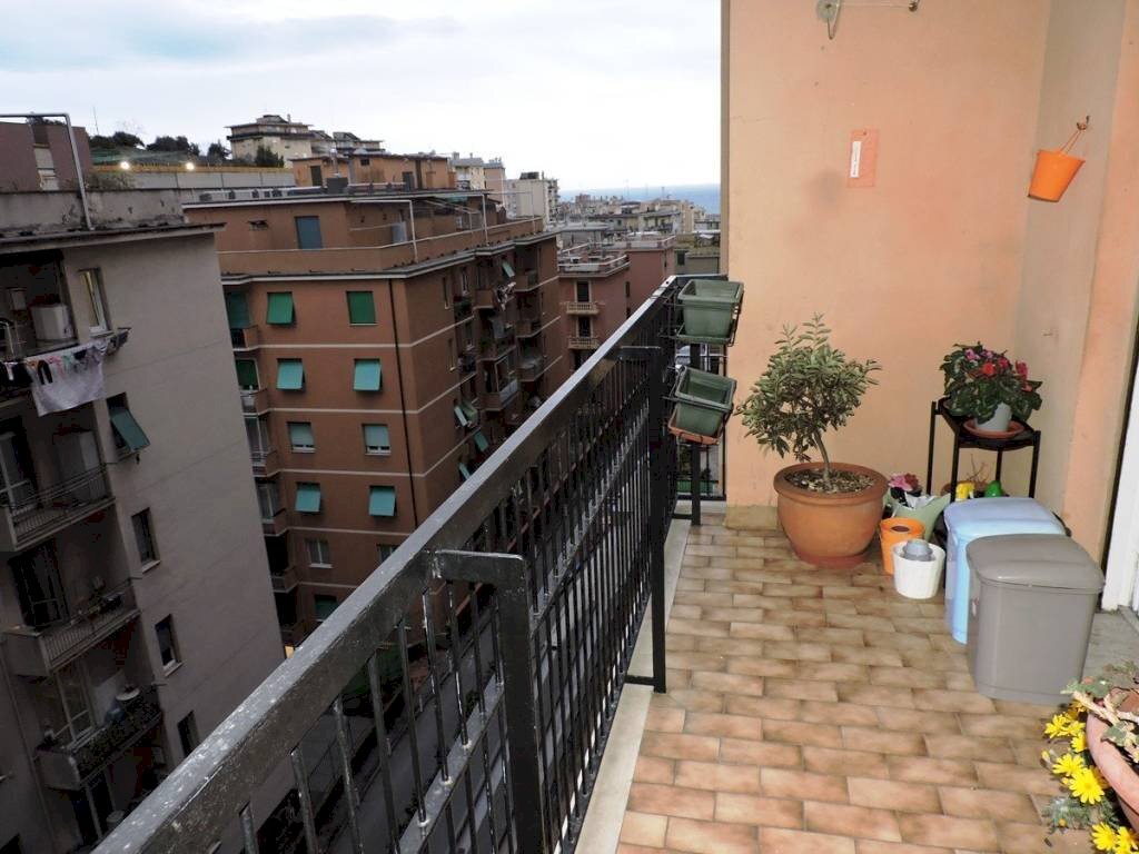 Balcone - Bilocale via Filippo Cevasco, 15, Genova (zona Sampierdarena) - foto 3