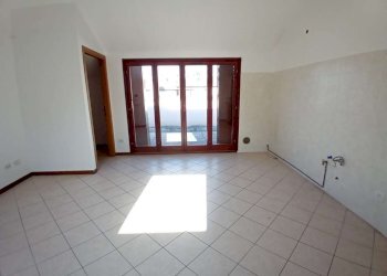 4589f401-fda7-4f9e-8fd7-f9ecc47ceacb - Attico via Della Repubblica, Corbetta - foto 11