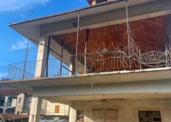 Facciata - Magazzino via Candido Mandilli, Bagnasco - foto 4