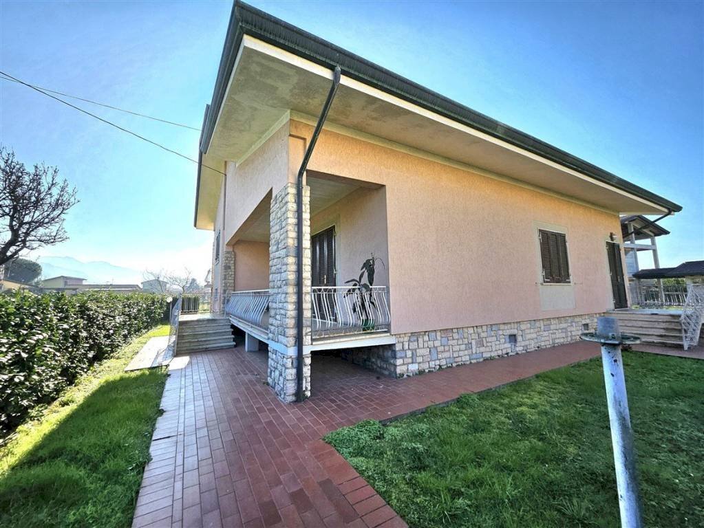 Giardino - Villa via del Nespolo, Montignoso - foto 2