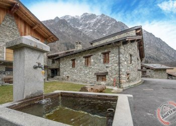 Casa indipendente FRAZIONE LE CLAPEY, Ollomont - foto 2