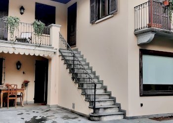 Facciata - Independent house Strada dei Tetti Gramaglia, 16, Torino (neighborhood Cavoretto) - photo 3