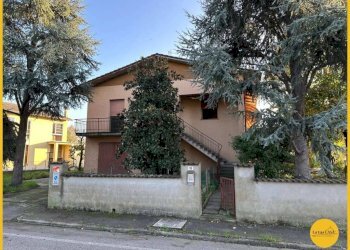 Independent house via Manin, Molinella - photo 2