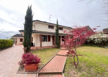 Villa Unifamiliare Roncoferraro - foto 1