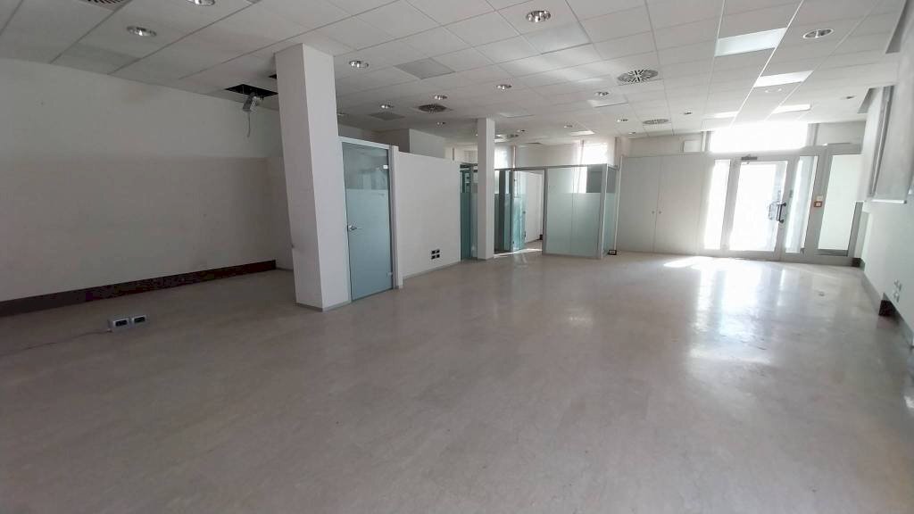 Interno non residenziale - Office piazza dei Martiri, 1, Sant'Agata Bolognese - photo 2