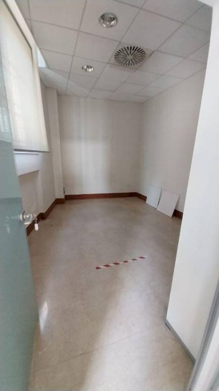 Stanza non arredata - Office piazza dei Martiri, 1, Sant'Agata Bolognese - photo 3