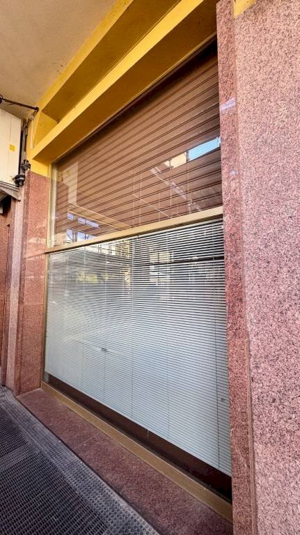 Facciata - Negozio via Italia, 12F, Biella - foto 3