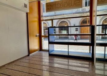 Interno non residenziale - Negozio via Italia, 12F, Biella - foto 6