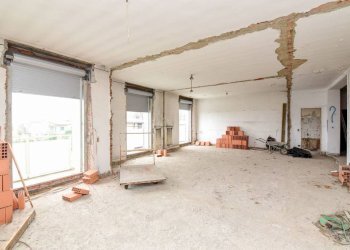 Interno non residenziale - Quadrilocale via al Gigante, 19, Inverigo - foto 12