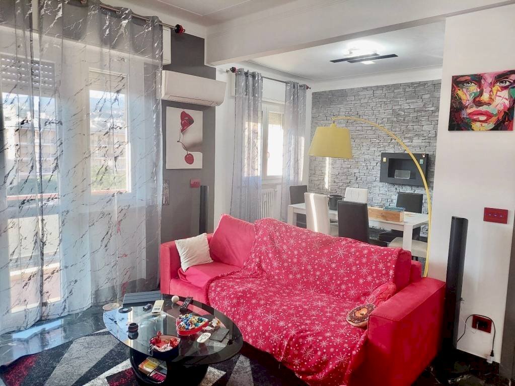 Salone - Four-room apartment via Borzoli, 6, Genova (neighborhood Sestri Ponente) - photo 3