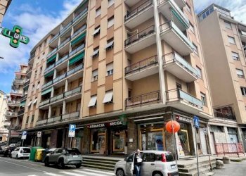 Facciata - Quadrilocale via Borzoli, 6, Genova (zona Sestri Ponente) - foto 13