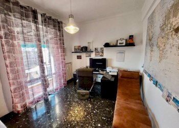 Stanza arredata - Quadrilocale via Borzoli, 6, Genova (zona Sestri Ponente) - foto 15