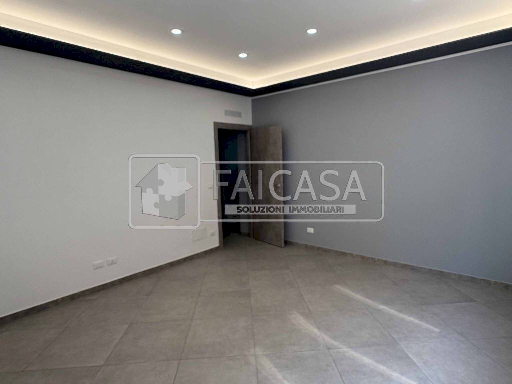 Stanza non arredata - Trilocale via Duino, 183, Torino - foto 1