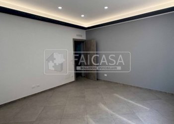 Stanza non arredata - Trilocale via Duino, 183, Torino - foto 1