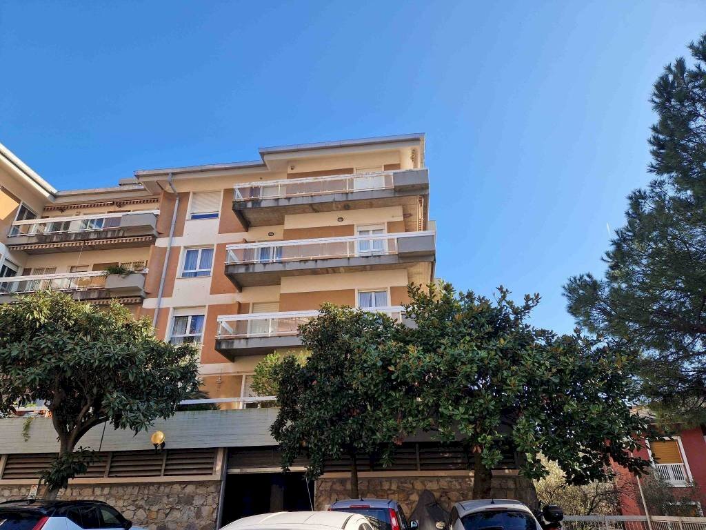 Facciata - Appartamento Genova (zona Quarto) - foto 2