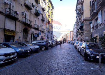 Altro Napoli (zona Vicaria) - foto 6