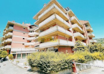 Altro Viale Giovanni Bovio, Teramo - foto 1