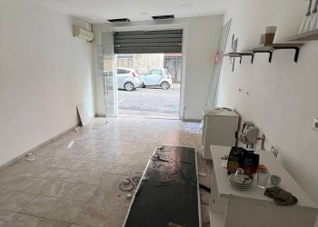 Locale Commerciale Roma (zona Tuscolano) - foto 1