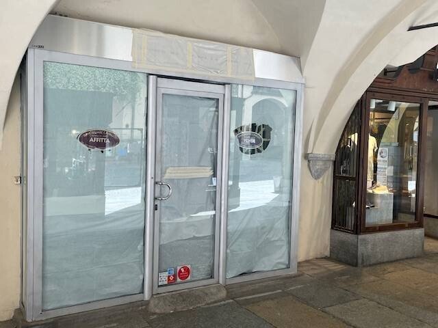 Negozio Via Roma, 31, Cuneo (zona Centro Storico) - foto 1