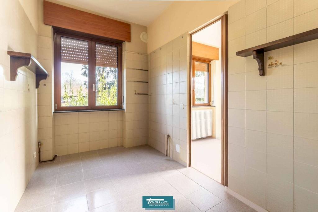 Salone - Quadrilocale via Panighini, Borgomanero - foto 3