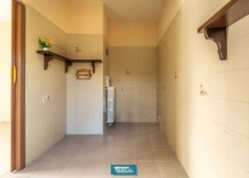 Cucina - Quadrilocale via Panighini, Borgomanero - foto 2