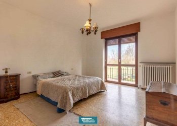 Camera da letto - Quadrilocale via Panighini, Borgomanero - foto 9