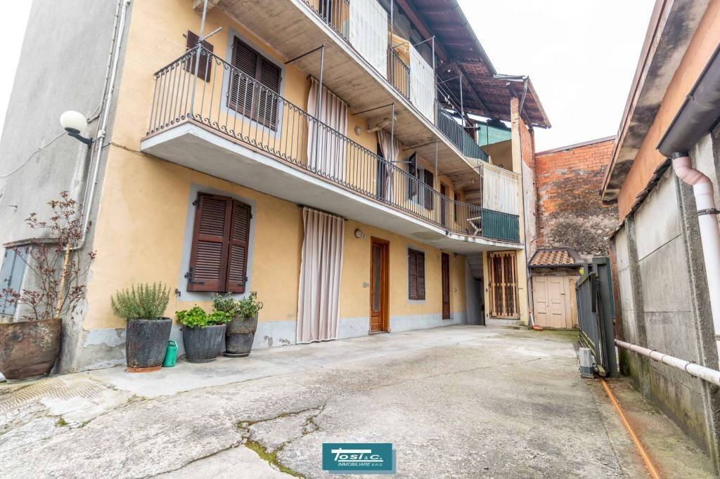 Facciata - Casa indipendente via Cesare Cobianchi, Boca - foto 2