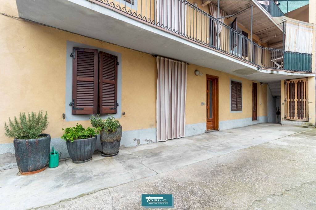 Facciata - Casa indipendente via Cesare Cobianchi, Boca - foto 3