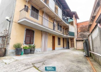 Facciata - Casa indipendente via Cesare Cobianchi, Boca - foto 2