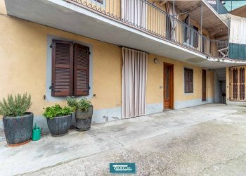 Facciata - Casa indipendente via Cesare Cobianchi, Boca - foto 3