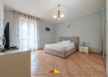 Camera da letto - Villa strada Statale, 93, Manta - photo 11