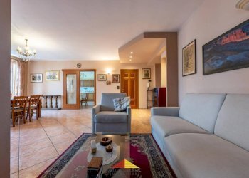 Salone - Villa strada Statale, 93, Manta - photo 14