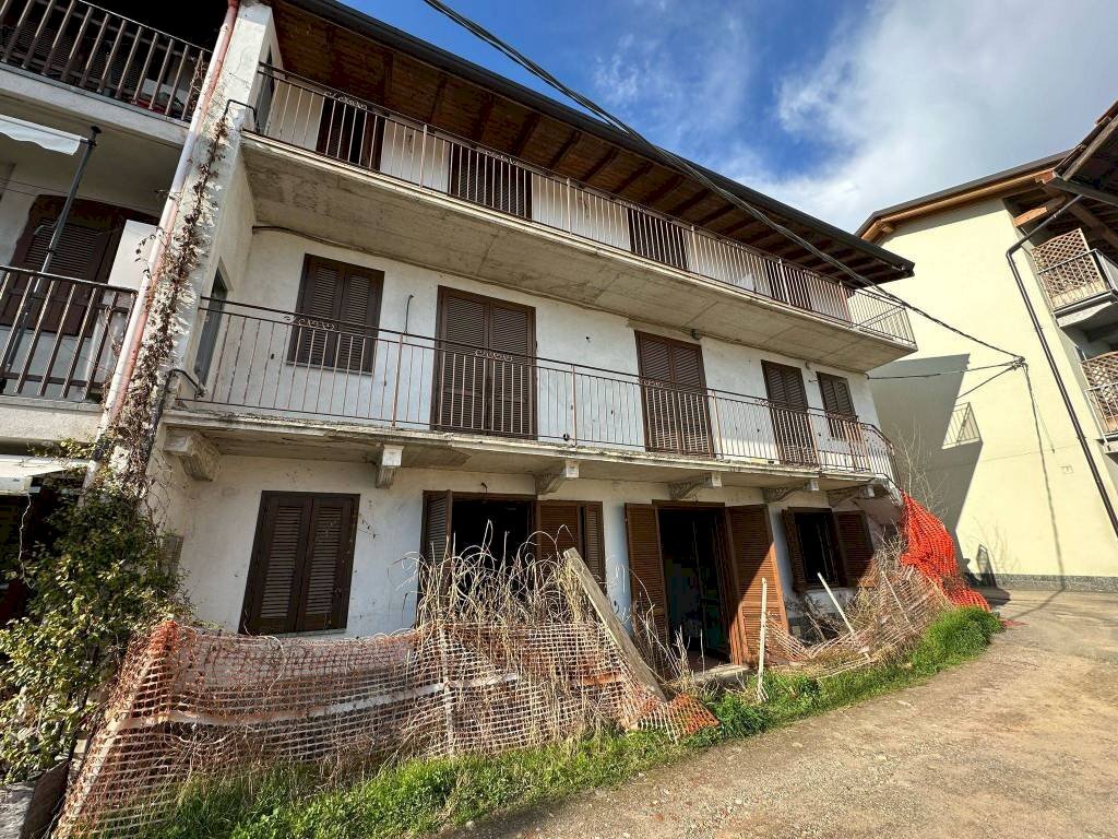 Facciata - Trilocale via Trieste, 10, Borgomanero - foto 3