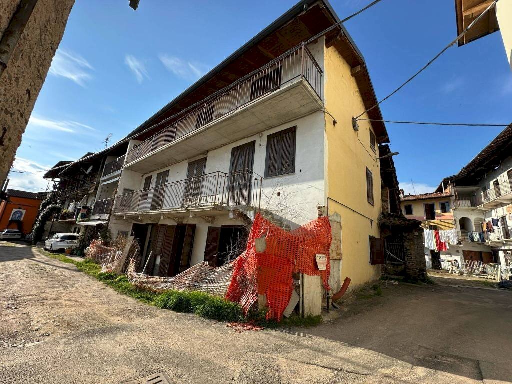 Facciata - Trilocale via Trieste, 10, Borgomanero - foto 3