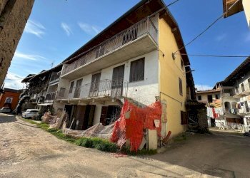 Facciata - Trilocale via Trieste, 10, Borgomanero - foto 1