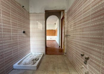 Bagno - Three-room apartment via Trieste, 10, Borgomanero - photo 12