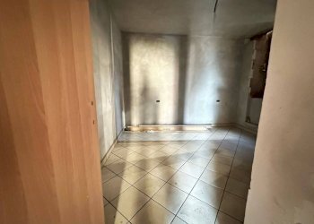 Stanza non arredata - Trilocale via Trieste, 10, Borgomanero - foto 18