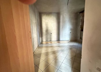 Stanza non arredata - Three-room apartment via Trieste, 10, Borgomanero - photo 19
