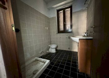 Bagno - Three-room apartment via Trieste, 10, Borgomanero - photo 8