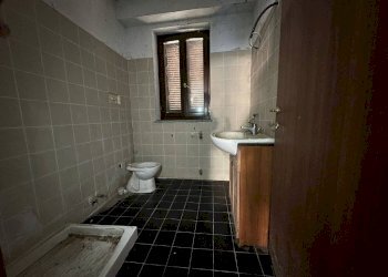 Bagno - Three-room apartment via Trieste, 10, Borgomanero - photo 9
