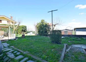 Giardino - Quadrilocale strada Statale del Colle di Nava Nord, 40, Mondovì - foto 18